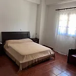 بيت للعطل Tzortzinas