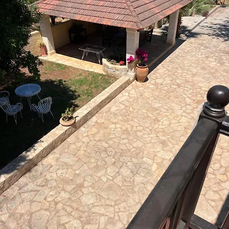 Tzortzinas Vakantiehuis