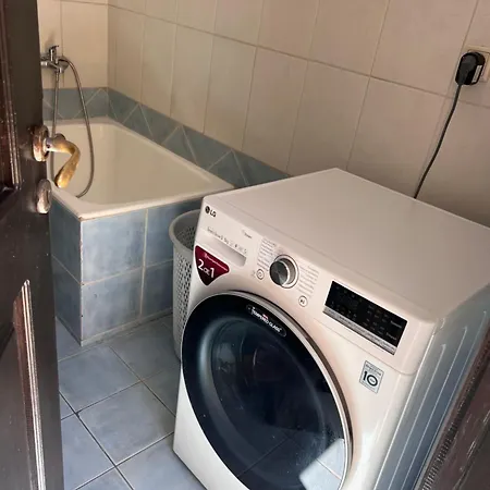 Tzortzinas Hanya